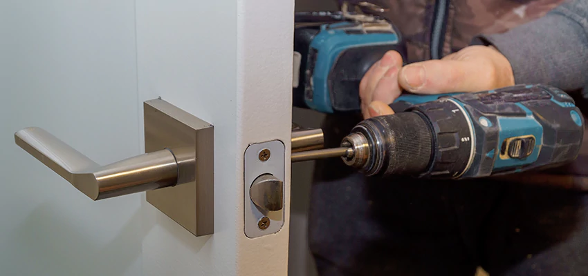 Broken Door Handle Lock Repair in North Fort Myers, Florida